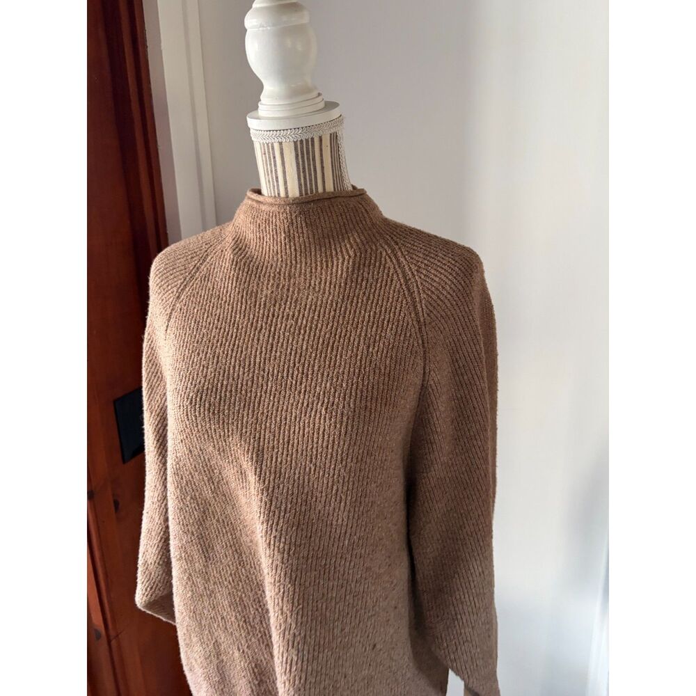 Express Chunky Knit Cozy Fall Essential Academia Quiet Luxury Old Money Sweater
